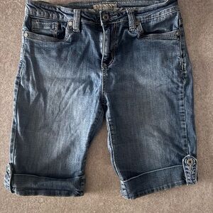 Women’s Blue Denim Shorts in cotton with design size:8